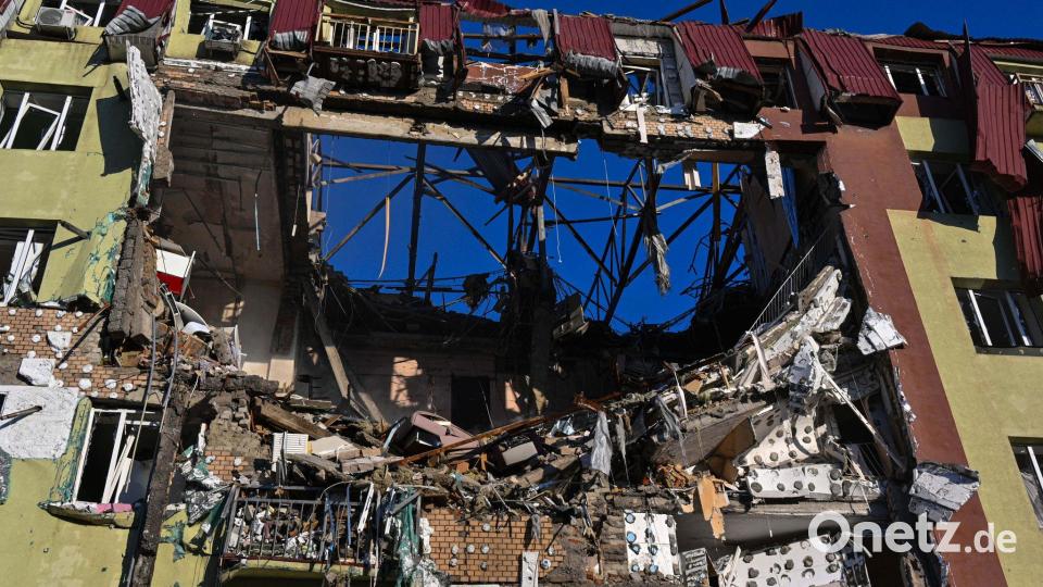 Russischer Luftangriff in Odessa beschädigt Wohngebäude schwer Bild: Michael Shtekel/AP/dpa