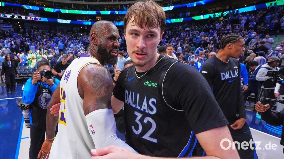 Cooper Flagg (r.) stellte Superstar LeBron James in den Schatten. Bild: LM Otero/AP/dpa