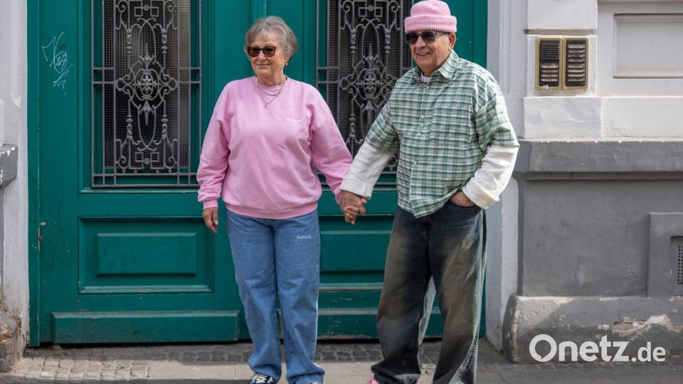 Videos von Angela und Alojz Abram erreichen zum Teil ein Millionenpublikum. Bild: Helmut Fricke/dpa