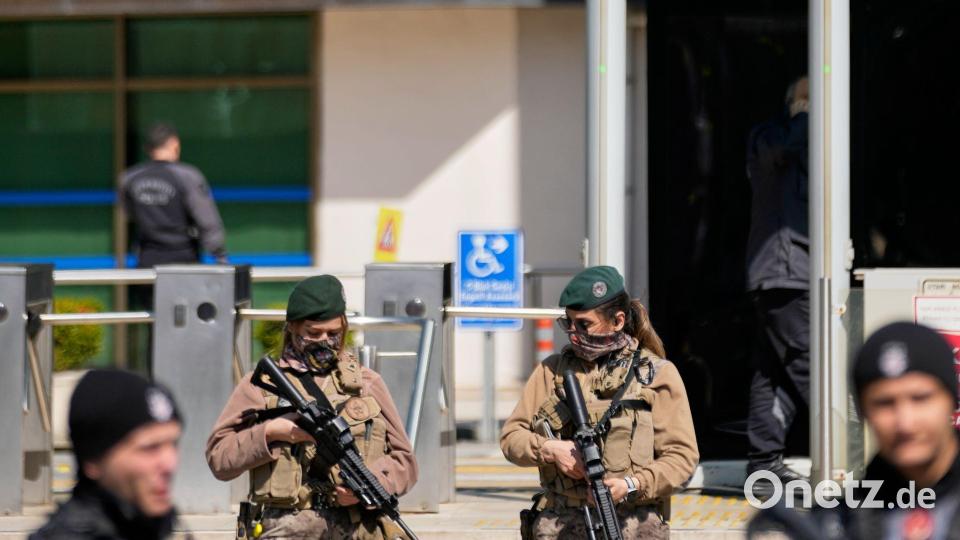 Angreifer und Polizei lieferten sich Schusswechsel Bild: Khalil Hamra/AP/dpa