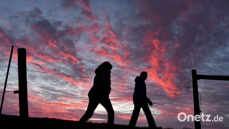 Als Paar am Berg unterwegs - bringt das Probleme? (Symbolbild) Bild: picture alliance / Felix Kästle/dpa