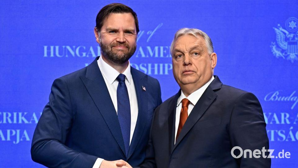 Kurz vor der Wahl: Vance bei Orban Bild: Denes Erdos/AP/dpa