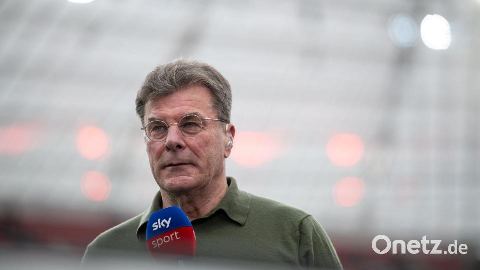 Wolfsburg Trainer Dieter Hecking fand Aussagen von Kevin Großkreutz zum VfL „despektierlich“. (Archivbild) Bild: Fabian Strauch/dpa