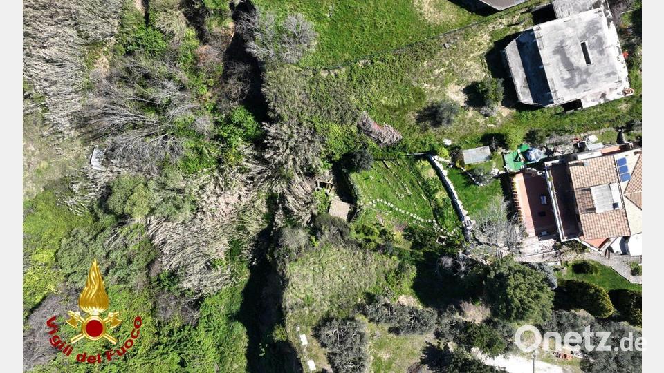 In der kleinen italienischen Region Molise hat sich ein Erdrutsch reaktiviert. Dutzende Menschen wurden evakuiert. Die Verkehrsverbindungen sind derzeit unterbrochen. Bild: -/Vigili Del Fuoco/dpa