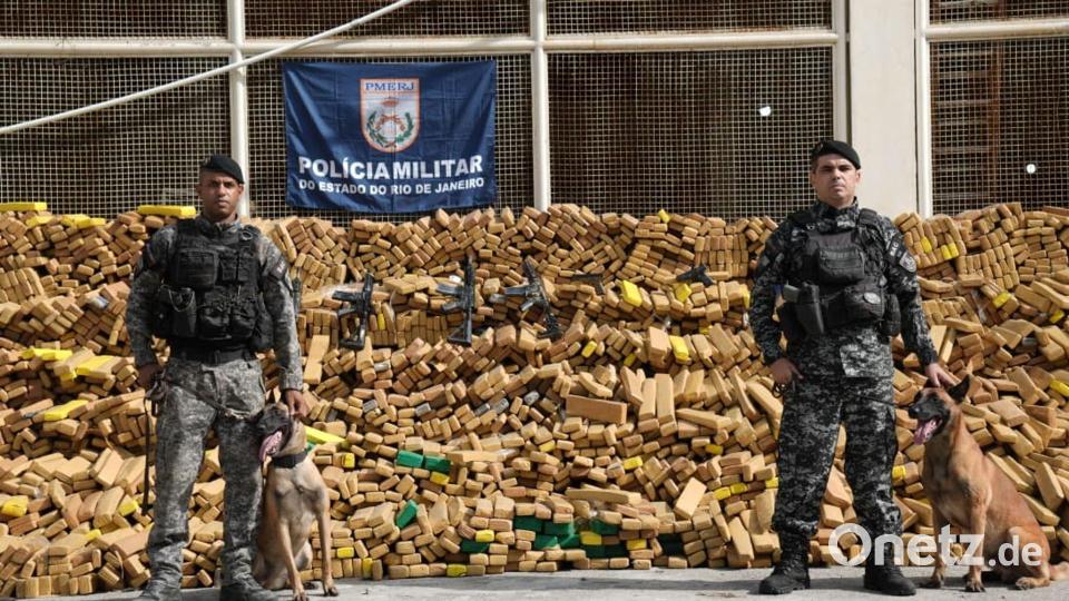 Fast 50 Tonnen Marihuana hat die Polizei in der brasilianischen Millionenmetropole Rio de Janeiro sichergestellt. Bild: -/ASCOM PMERJ/dpa