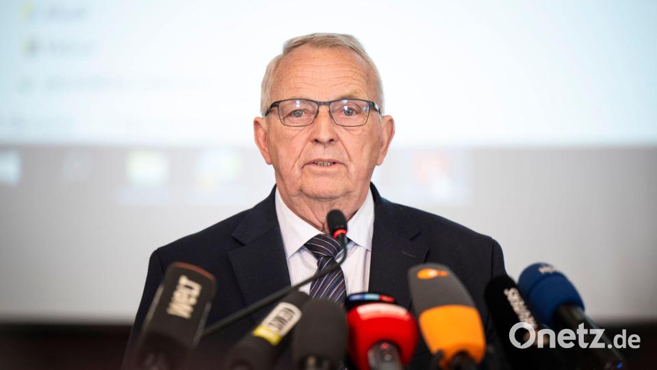 Till Backhaus (SPD), Umweltminister von Mecklenburg-Vorpommern, hat sich oft zum Zustand des in der Ostsee vor Wismar gestrandeten Buckelwals geäußert. Bild: Philip Dulian/dpa