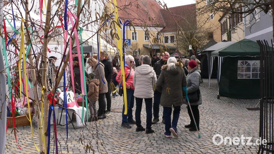 Einen Osterbaum wie in Tschechien hatte LuhKulTour vor seinem Stand aufgestellt. Bild: mh