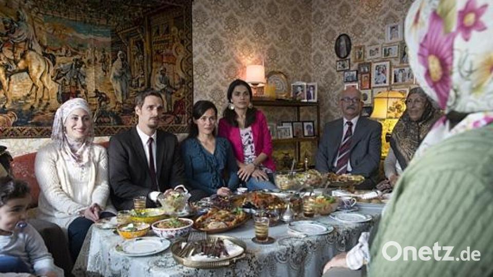 Bei der Interkulturellen Filmnacht wird in diesem Jahr „Einmal Hans mit scharfer Soße“ gezeigt. Bild: Wüste Medien GmbH/Boris Laewen