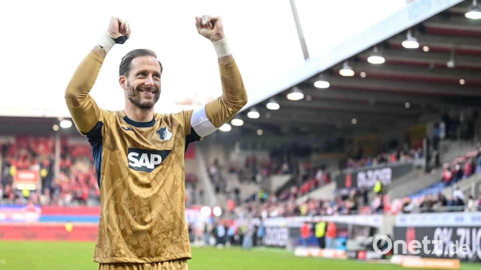 Oliver Baumann kann in Augsburg auf seinen 518. Bundesligaeinsatz kommen und würde damit in die Top 10 vorrücken. (Archivbild) Bild: Harry Langer/dpa