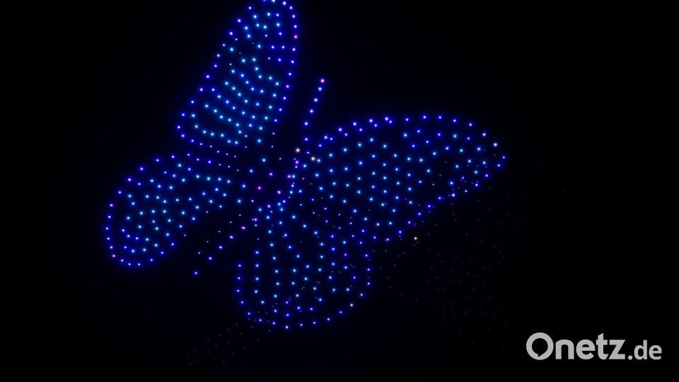 Am Himmel über München leuchtete zum Beispiel ein großer Schmetterling. Bild: Sven Hoppe/dpa