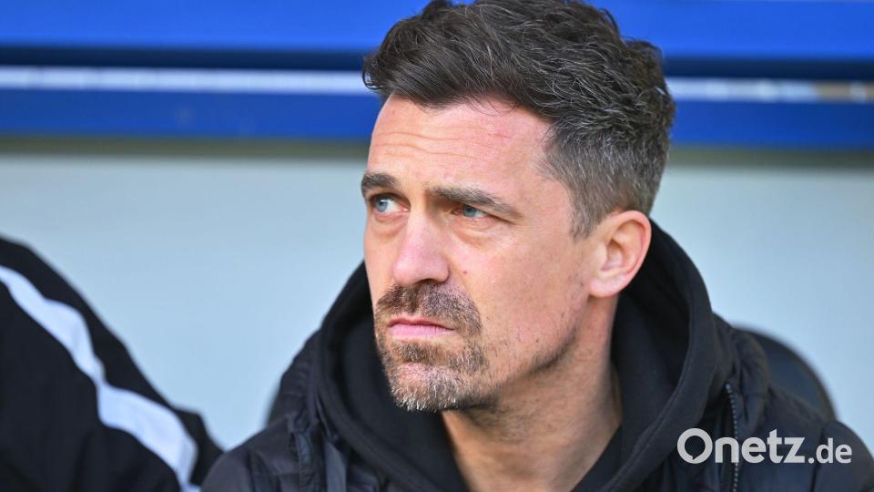 Nach dem Skandalspiel gegen Hertha muss Trainer Thomas Stamm mit Dynamo Dresden beim Club in Nürnberg antreten. (Archivbild) Bild: Swen Pförtner/dpa