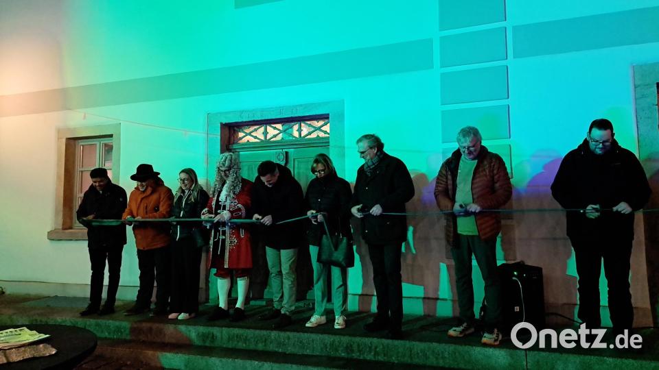 Im grün beleuchteten Innenhof des Museums wurde die Grüne Woch' von den Ehrengästen offiziell eröffnet Bild: wel