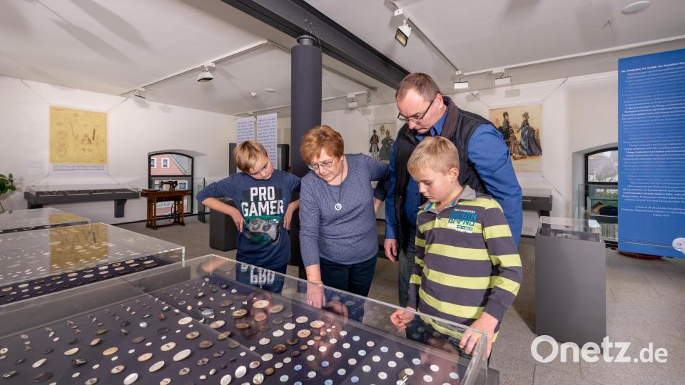 So viele verschiedene Knöpfe hast du bestimmt noch nie vorher gesehen. Bild: Klaus Schicker