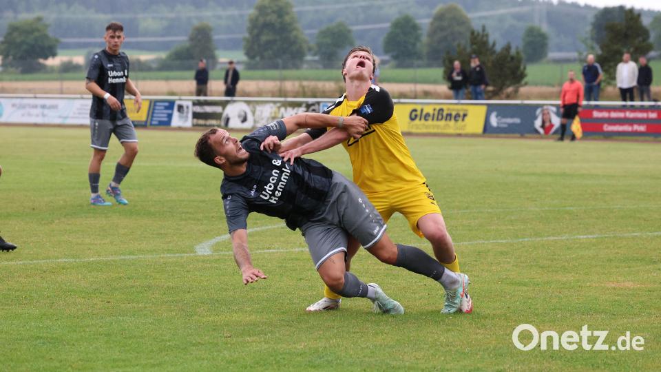 Daniel Krlicka (links) ist in der Winterpause zu Banik Sokolov zurückgekehrt. Bild: Dieter Jäschke