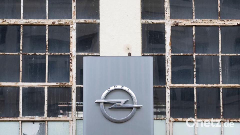 Der Mutterkonzern Stellantis schrumpft die Opel-Entwicklung weiter. Bild: Boris Roessler/dpa