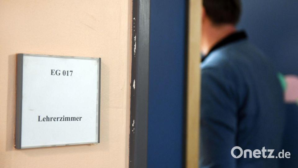 Die Polizei führt Opfer nur dann als Lehrkräfte in ihrer Statistik auf, wenn ein sachlicher Zusammenhang zwischen der Straftat und der beruflichen Tätigkeit besteht. Symbolbild: Maurizio Gambarini/dpa