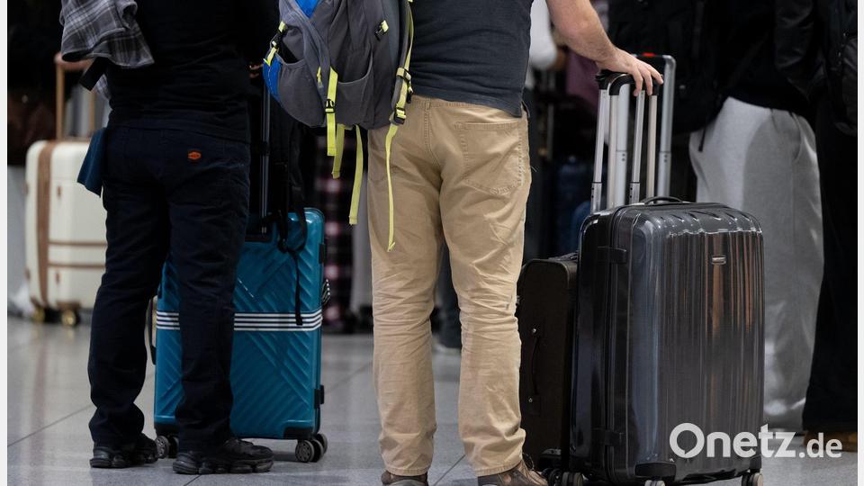 Seit Mitternacht sollen die rund 20.000 Flugbegleiterinnen und Flugbegleiter die Arbeit ruhen lassen. Bild: Sven Hoppe/dpa