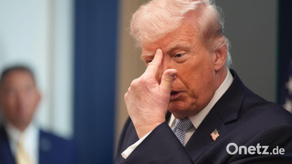 US-Präsident Donald Trump macht dem Iran Vorwürfe: Das Land mache „sehr schlechte Arbeit“ im Umgang mit der Straße von Hormus. (Archivbild) Bild: Alex Brandon/AP/dpa