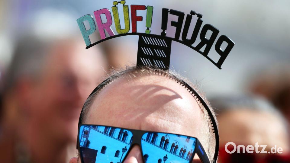 Kundgebung zur "Prüf-Kampagne" in München Bild: Karl-Josef Hildenbrand/dpa