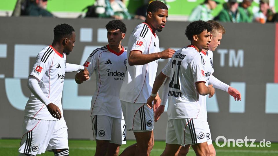 Eintracht Frankfurt konnte über einen Sieg in Wolfsburg jubeln. Bild: Swen Pförtner/dpa