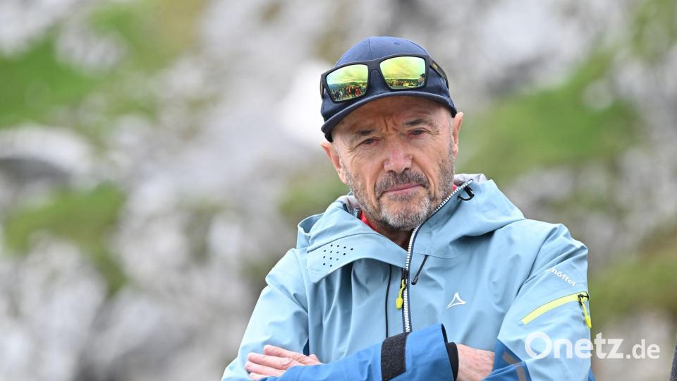 Christian Neureuther weint immer noch um seine geliebte Rosi. (Archivbild) Bild: Peter Kneffel/dpa