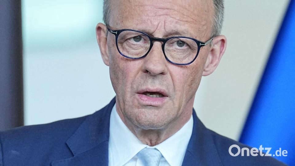 Der Kanzler reagiert „befremdet“ und mahnt Reiche zur Zurückhaltung. Bild: Michael Kappeler/dpa