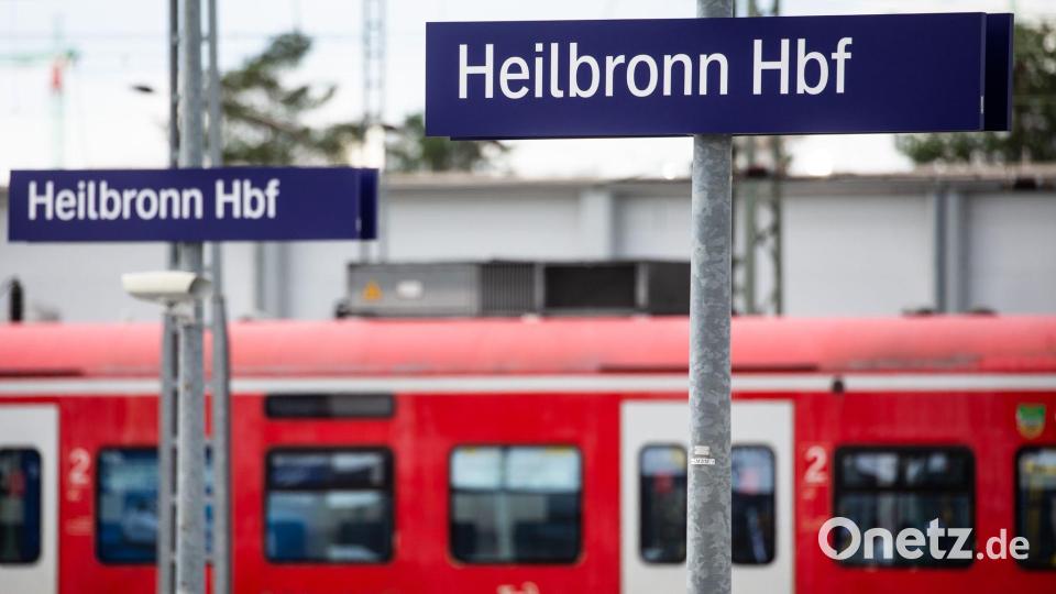 Heilbronn hat den Sprung an die Spitze vor allem wegen hoher Gewinnentnahmen aus Gewerbebetrieben geschafft. (Archivbild) Bild: Christoph Schmidt/dpa