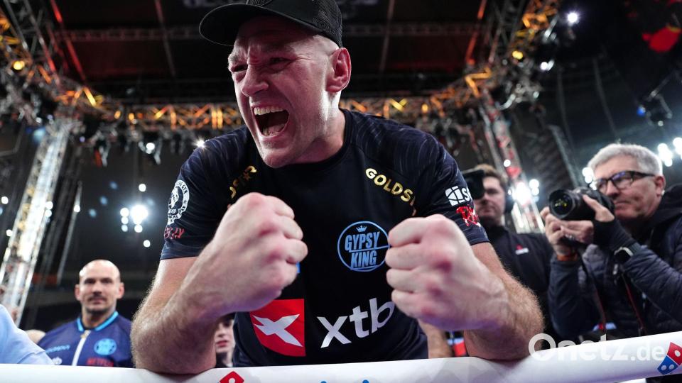 Tyson Fury feiert seinen Sieg gegen Arslanbek Machmudow nach dem Schwergewichtskampf im Tottenham Hotspur Stadium. Bild: Bradley Collyer/PA Wire/dpa