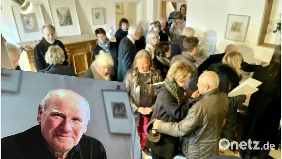 Im Dechanthof grüßte Paul Schinner bildlich nochmals seine Freunde, die an seinem Lebensmittelpunkt, im Dechanthof, bewirtet wurden. Bild: Gerhard Götz