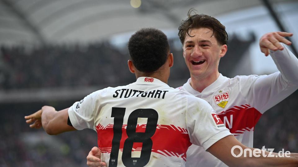 Brachte den VfB gegen den HSV in Führung: Angelo Stiller (r.). Bild: Katharina Kausche/dpa