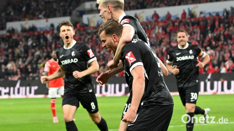 Torjubel der Freiburger: Ginter legt vor, Höler verwandelt. Bild: Torsten Silz/dpa