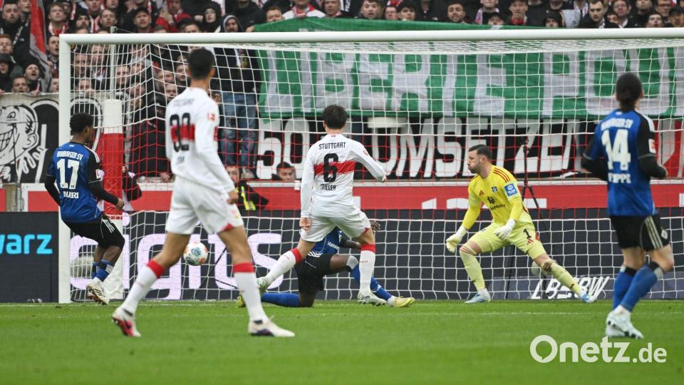 Das 1:0 für die Stuttgarter: Angelo Stiller (M.) trifft per Flachschuss. Bild: Marijan Murat/dpa