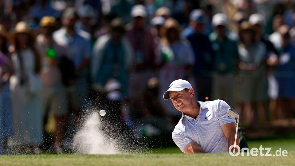 Wasser, Bäume, Bunker: McIlroy kämpfte an Tag drei beim Masters mit dem Kurs. Bild: David J. Phillip/AP/dpa