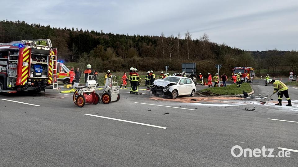 Zwei PKW kollidierten auf der B85 bei Königstein. Bild: Jürgen Leißner