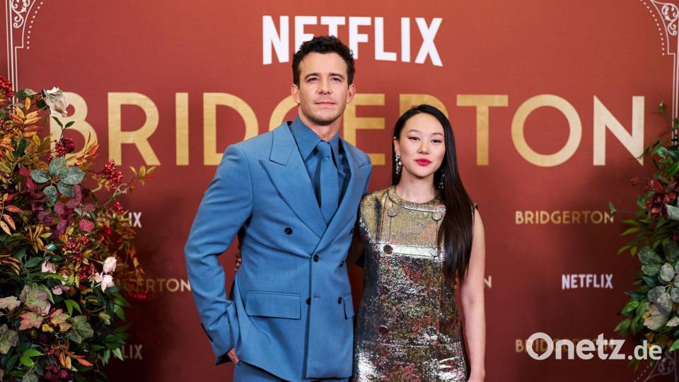 Sie waren in der vierten Staffel verliebt: Benedict Bridgerton (Luke Thompson) und Sophie Baek (Yerin Ha). (Archivbild) Bild: Scott A Garfitt/Invision/AP/dpa