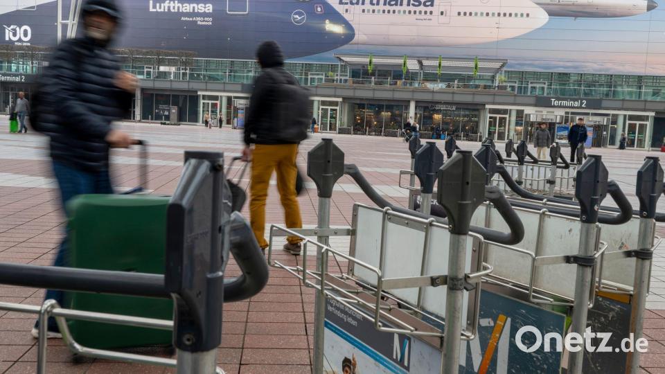 Wegen des festgefahrenen Tarifkonflikts bei Lufthansa fallen wieder hunderte Flüge aus. Bild: Peter Kneffel/dpa