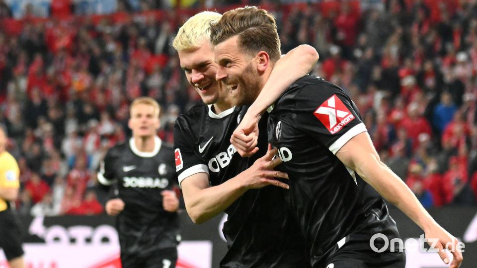 Torjubel von Schütze Höler und Assistgeber Ginter. Bild: Torsten Silz/dpa