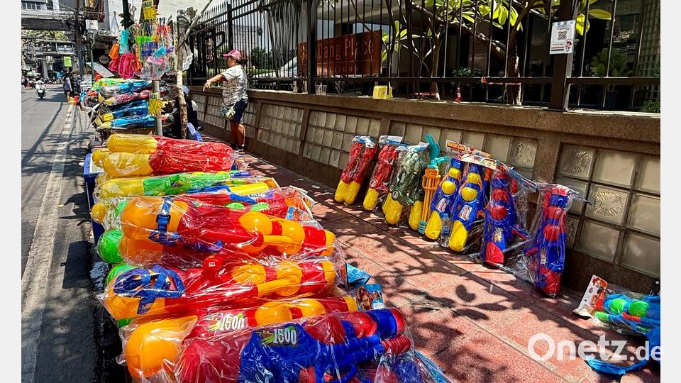 Schon seit Tagen standen landesweit kunterbunte Wasserpistolen zum Verkauf. Bild: Carola Frentzen/dpa