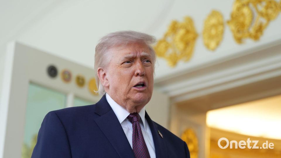 Trump sagt, die iranische Seite habe angerufen und wolle einen Deal. Bild: Alex Brandon/AP/dpa