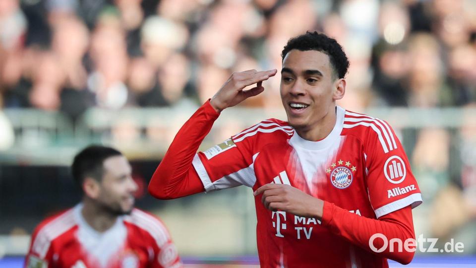 Strahlend auf St. Pauli: Jamal Musiala jubelt nach seinem Kopfballtor. Bild: Christian Charisius/dpa