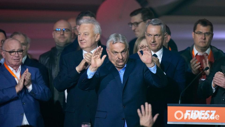 Viktor Orbans vernichtende Niederlage nimmt der EU eine große Last ab. Bild: Petr David Josek/AP/dpa