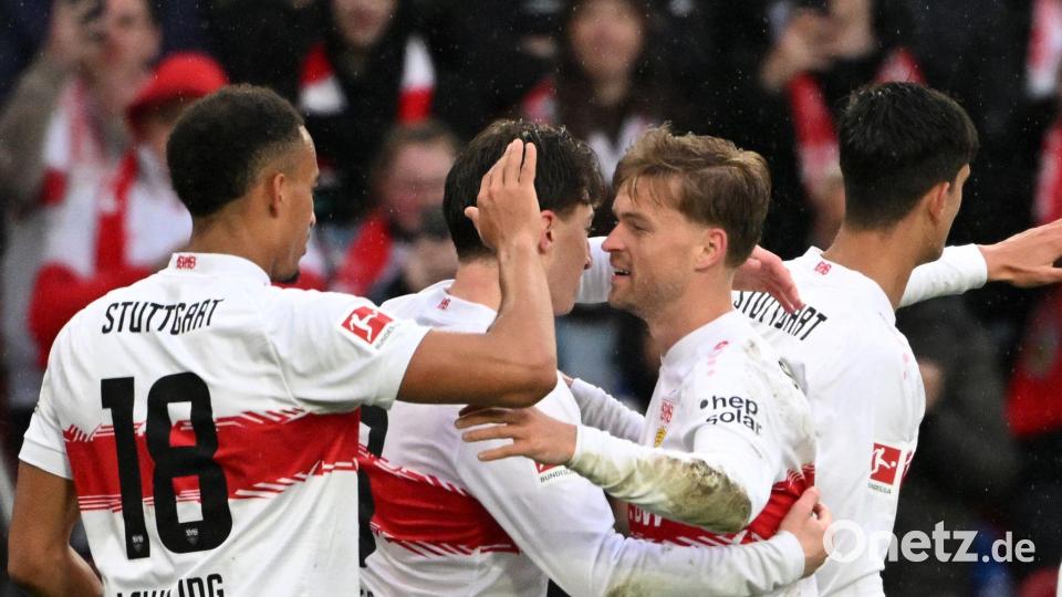 Maximilian Mittelstädt (2.v.r.) zeigte gegen den HSV eine starke Leistung. Bild: Marijan Murat/dpa