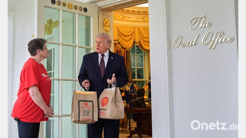 Fast Food für Trump: McDonald's-Lieferung ins Weiße Haus Bild: Alex Brandon/AP/dpa