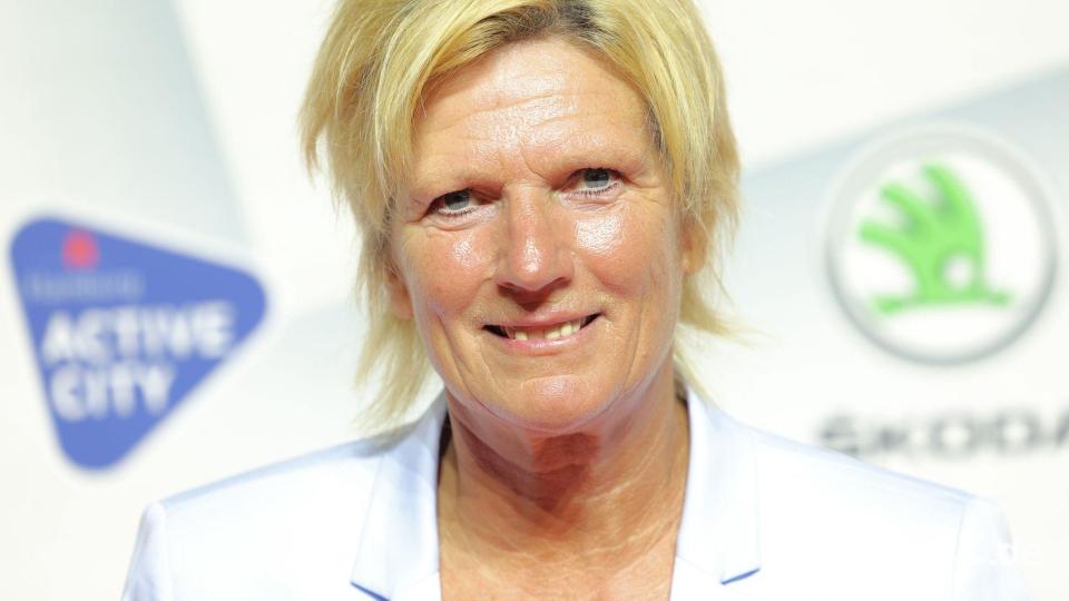 Moderatorin Claudia Neumann muss regelmäßig sexistische Kommentare aushalten. (Archivbild) Bild: Christian Charisius/dpa