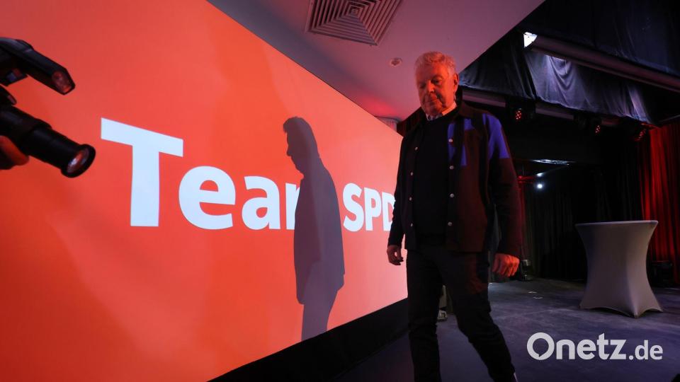 Dieter Reiter hatte nach seiner Wahlniederlage das Ende seiner politischen Karriere angekündigt. (Archivbild) Bild: Karl-Josef Hildenbrand/dpa