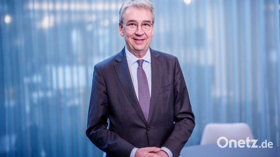 Auf seine Behörde könnte Extra-Arbeit zukommen: Kartellamtschef Andreas Mundt. Bild: Michael Kappeler/dpa