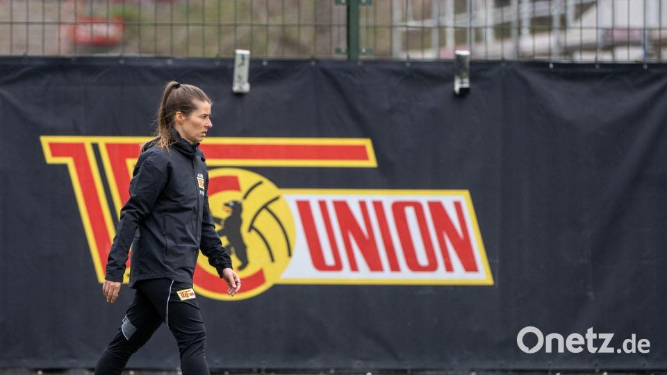 Die neue Cheftrainerin Marie-Louise Eta leitete erstmals das Training bei Bundesligist 1. FC Union Berlin. Bild: Matthias Koch/dpa