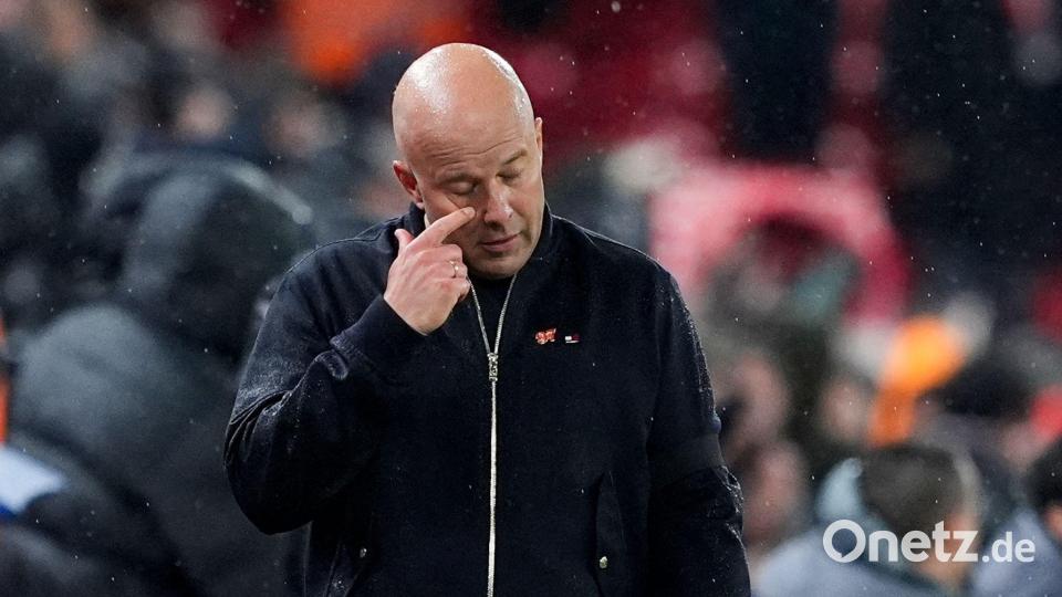 Liverpools Trainer Arne Slot reagiert. Bild: Peter Byrne/PA Wire/dpa