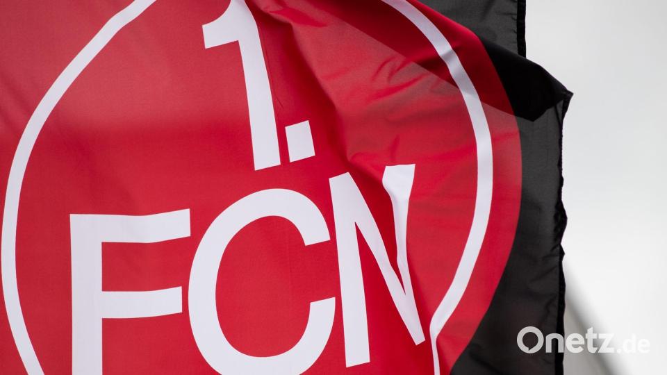 In dem Theaterstück geht es um ein dunkles Kapitel der Vereinsgeschichte des 1. FC Nürnberg. (Symbolbild) Bild: Daniel Karmann/dpa