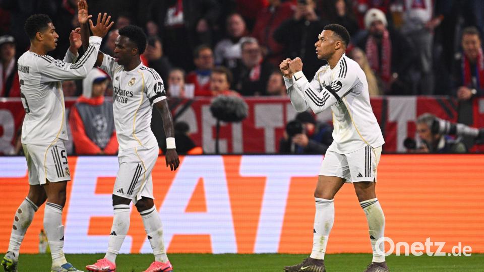 Reals Stürmerstar Kylian Mbappé jubelt mit Vinícius Júnior und Jude Bellingham (vr) nach seinem Tor zum 3:2. Bild: Tom Weller/dpa